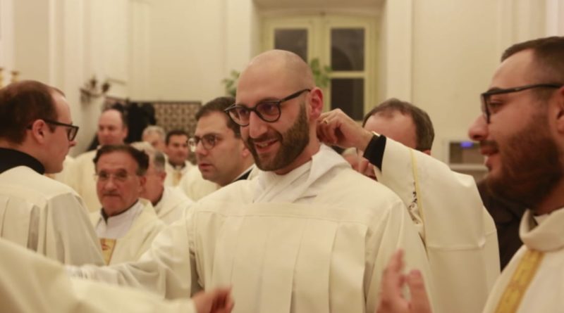 Le Piu Belle Frasi Con Auguri Di Compleanno Per Il Sacerdote